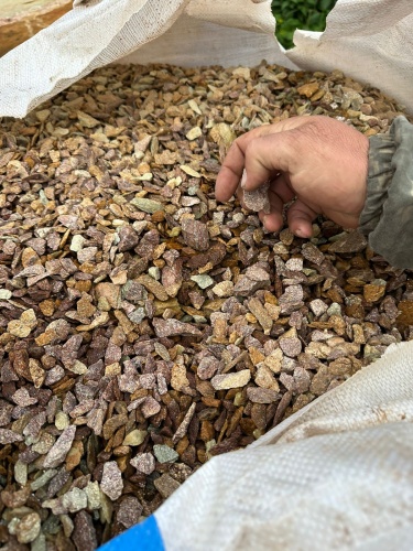 Златолит персиковый декоративная каменная крошка купить в Омске