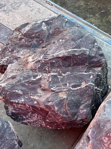 Камни для ландшафтного дизайна красно-фиолетовые 10-60 килограмм купить в Омске