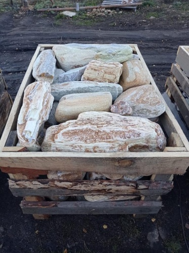 Златолит жёлтый, жёлто-зелёный глыбки и валуны для ланшафтного дизайна купить в Омске