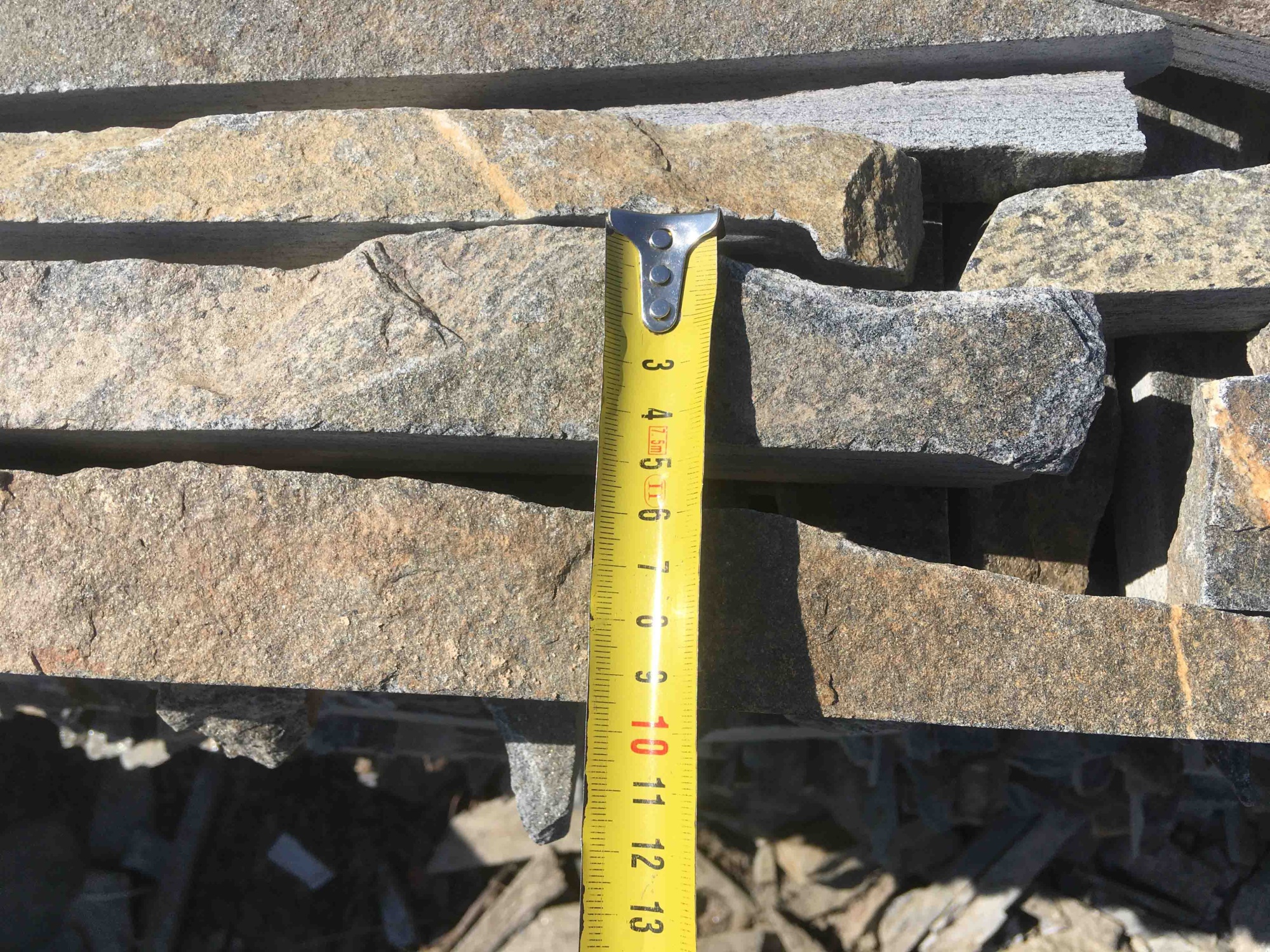 Горбушка златолит мультиколор для облицовки купить в Омске