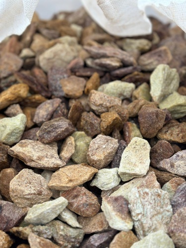 Златолит персиковый декоративная каменная крошка купить в Омске