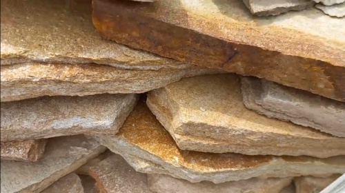 Плитняк златолит жёлтый золотистый для отмостки купить в Омске