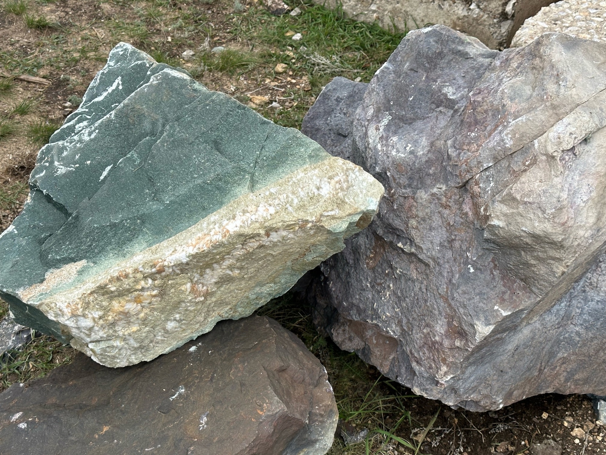 Камни для ландшафтного дизайна зелёные 10-60 килограмм купить в Омске