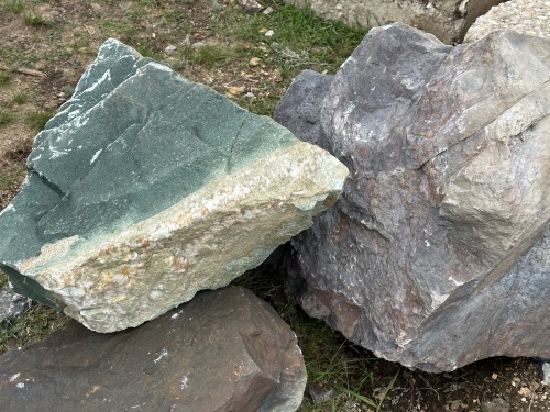 Камни для ландшафтного дизайна зелёные 10-60 килограмм купить в Омске