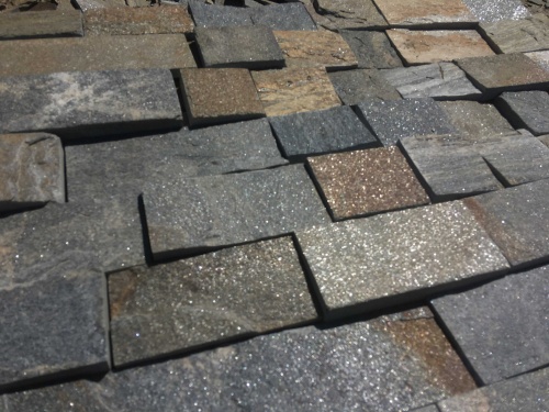 Плитка пилёная златолит Уральский для цоколя, отмостки купить в Омске