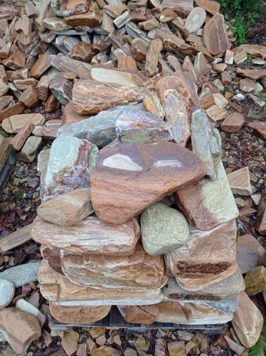 Златолит жёлтый, жёлто-зелёный глыбки и валуны для ланшафтного дизайна купить в Омске