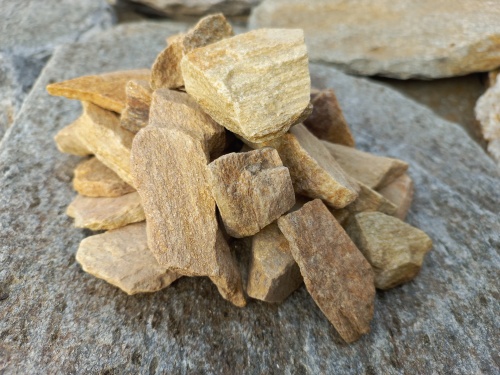 Златолит жёлтый декоративная каменная крошка купить в Омске