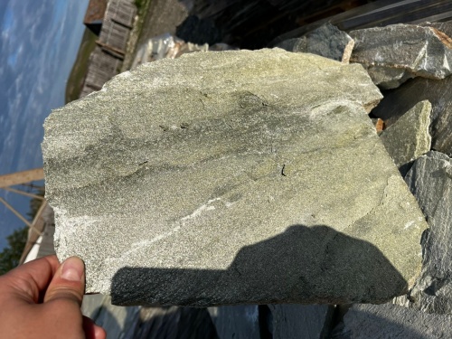 Плитняк златолит зелёный для цоколя, отмостки купить в Омске