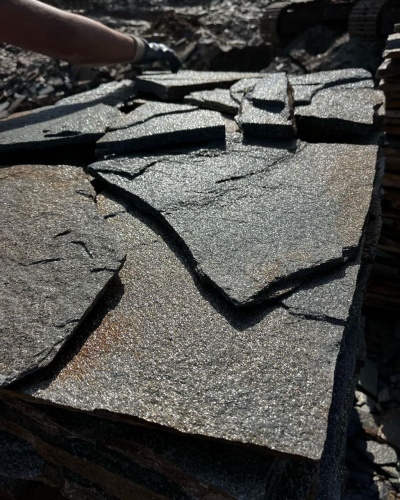 Плитняк златолит серебристый для фасада купить в Омске