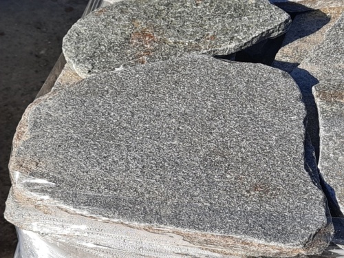 Златолит серебристый галтованный для лестниц купить в Омске